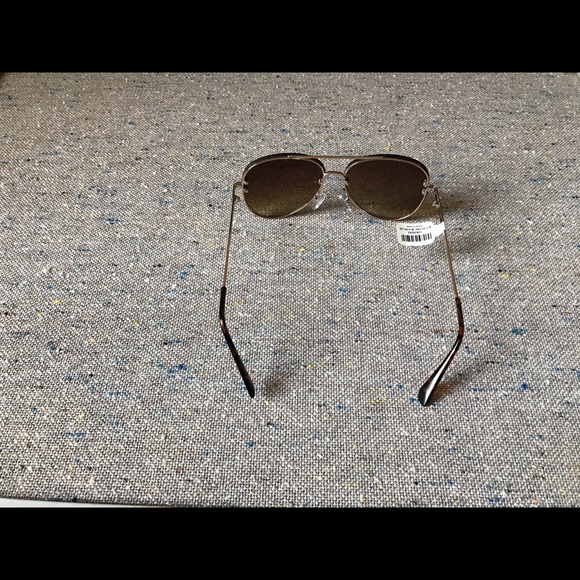 ✨2/$20✨ Aviator Sunglasses - Picture 3 of 5